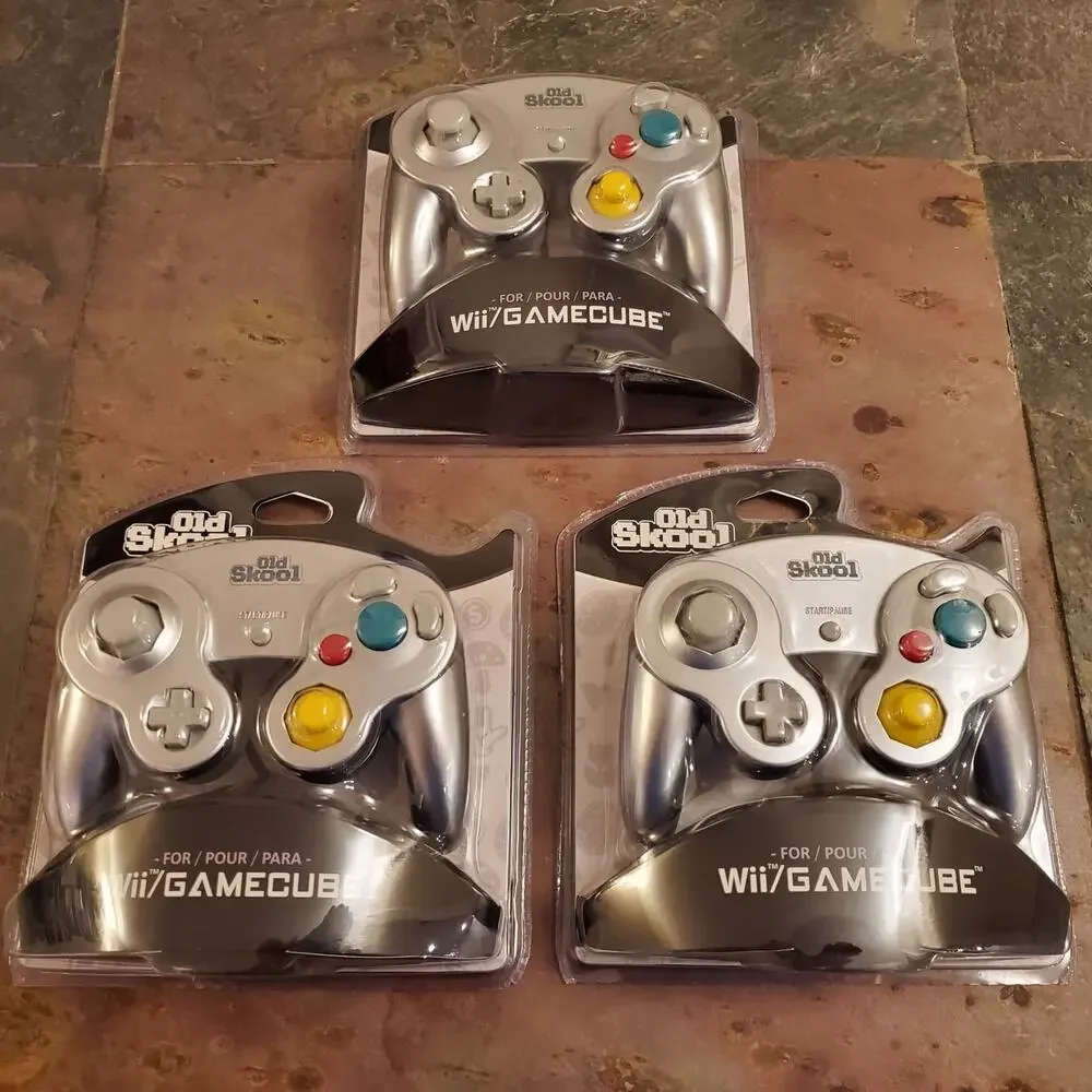 3 Gamecube Controllers - Silver / Platinum (NEW) - Nintendo - Old Skool